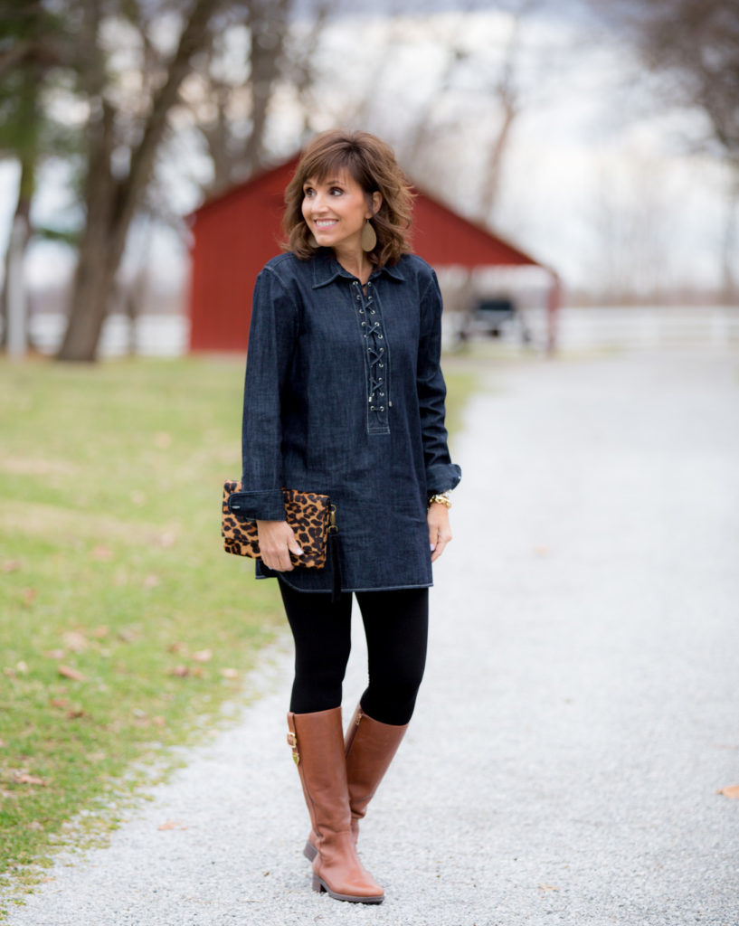 How to Wear a Gray Tunic + Black Leggings 4 Ways - Cyndi Spivey